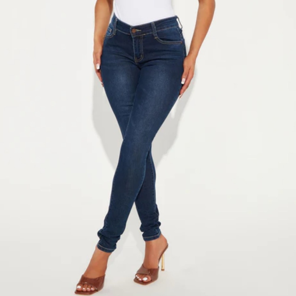 Fashion Nova Booty Lifting Jeans Dark Denim NEW Size 7